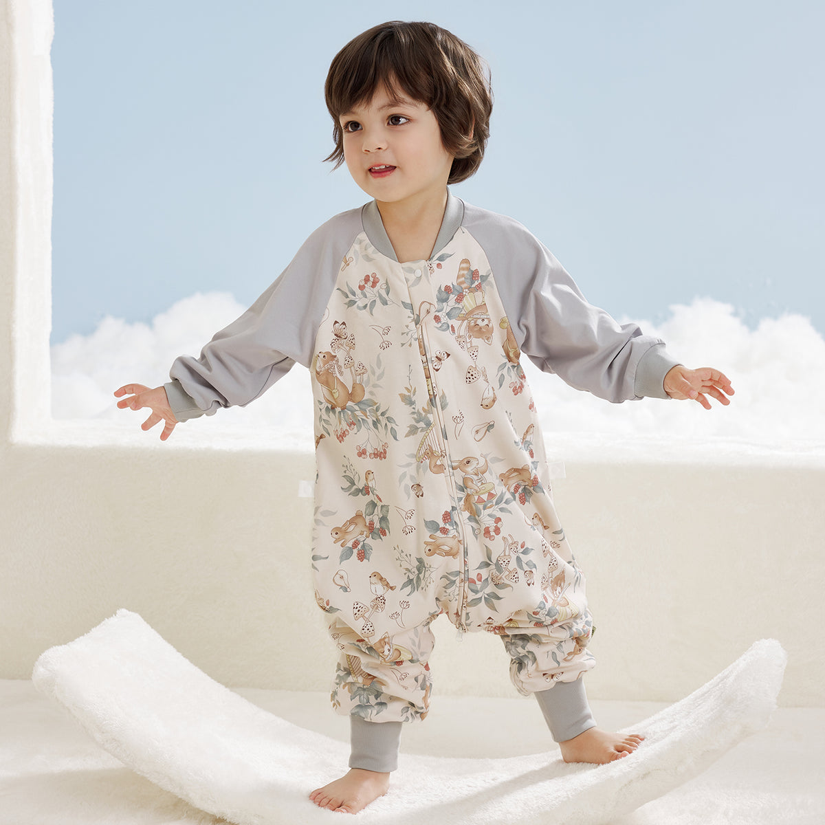 Interlock Contrast-Sleeve Split-Leg Sleep Sack